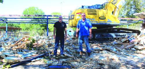 Splash, Down: LG Pool Demo Begins