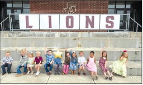 FISD Pre-K students received their awards and are ready for kindergarten.