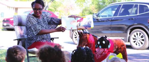 Mayor Reads at Little Library Opening