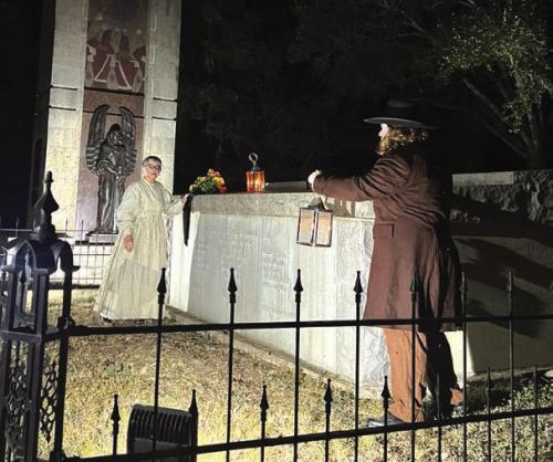In the final scene of the performance, Julia Sinks and Heinrich Kreische, played by Marie Watts and Austin Williams, reflect on the large gathering on Monument Hill in 1848 when the bodies of the Dawson and Mier men were laid to rest.