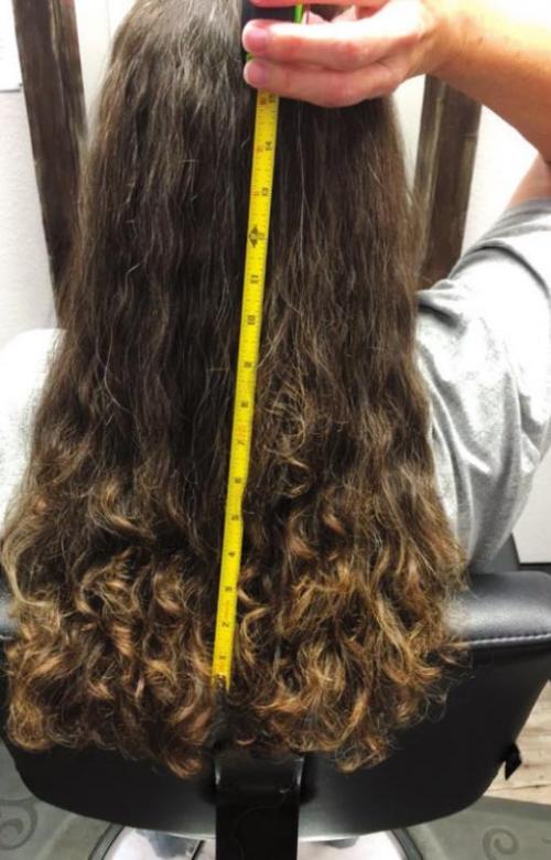Lisa Moellenbernt Donates Locks While Battling Chronic Condition