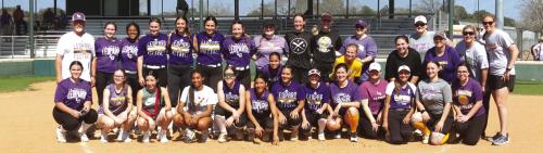 Lady Leopards Scrimmage Alumni in Softball
