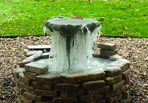 Deokie Ramlochan sent us this photo of an ice fountain in La Grange.