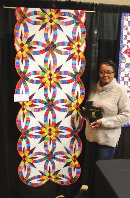 Mayor Picks ‘Pride of LG’ Quilts
