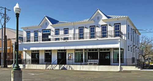 The Fayetteville Community Center and Performance Theater is located on Fayetteville’s square for use by the town’s many non-profit groups, local and touring theater companies, educational activities, and musical acts benefitting young and old alike.
