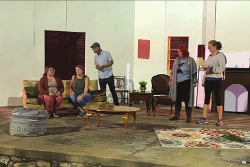 Theatre Returns to LG In Form of ‘Blithe Spirit’
