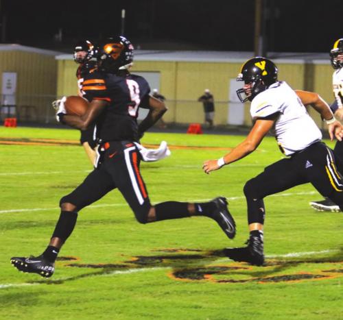 Shorthorns Beat Yorktown, Improve to 3-0