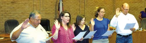 New LG Government Takes Oath