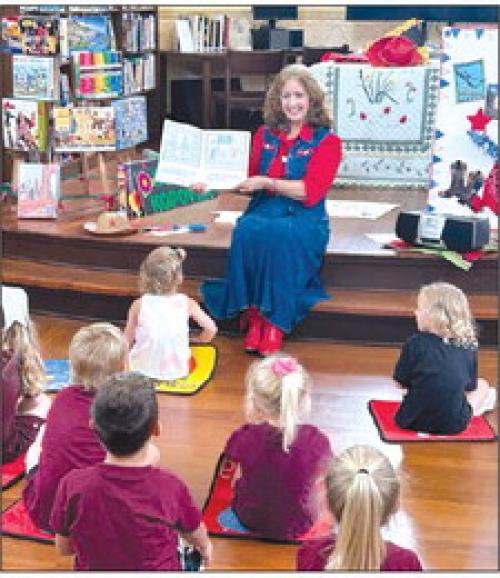 The Round Top Family Library was blessed to have Glay Posch, the Lone Star Bug Lady, entertain the Children’s Storytime with her songs and stories. The free Children’s Storytime is every Wednesday from 10 to 10:45 a.m. Ms. Posch will be back for Children’s Storytime on Nov. 15, Jan. 17, 2024, and March 13, 2024.