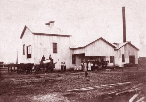 This unidentified cotton gin is believed to have been located in Fayette County. Please contact the Fayette Heritage Museum &amp; Archives at (979) 968-3765 and ask for Rox Ann or email archives@cityoflg.com if you recognize it.
