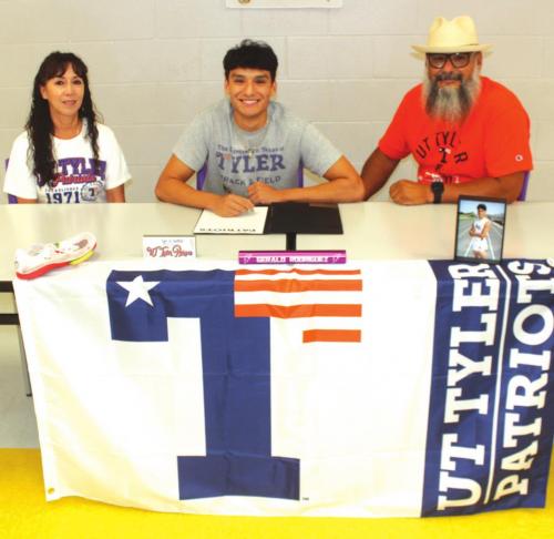 Three La Grange Leps Ink College Sports Deals