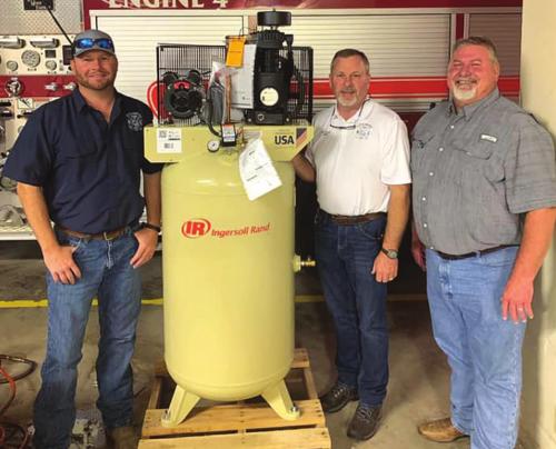 Fayetteville Bank Donates to VFD