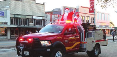 Christmas Season in La Grange Kicked Off By Some 700-Plus at Schmeckenfest