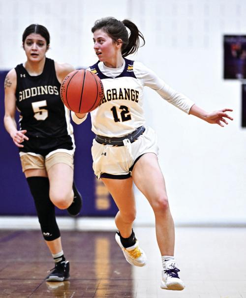 La Grange’s Katelyn Allen dribbles down the court in action against Giddings last week. Photo by Stephanie Steinhauser