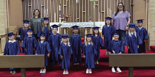 Front row (Left to Right): Tesian Matocha, Hazel Freedman, Paisley Hinze, Palmer Janacek, Cole Long; Middle Row: Maverick White, Beckett Buro, Lucas Navarro, Finley Dixon, Kambryn Wolff; Back Row: Benjamin Lambert, Kamryn Franke, Tinlee Kallus, Walker Willis; Teachers: Tiffany Maxwell, Megan Galindo.