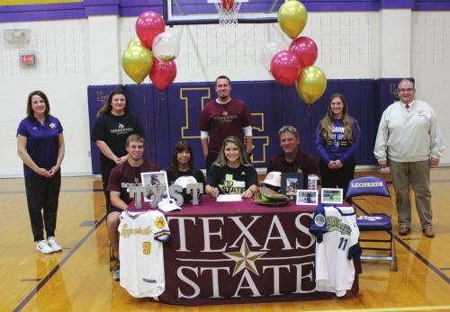 Missy Muras Signs to Play Softball at Texas State