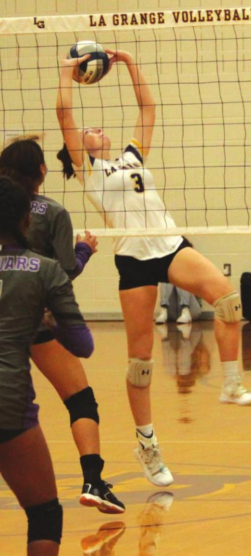 Hailey Hill sets a ball in Friday’s victory. Photos by Jeff Wick