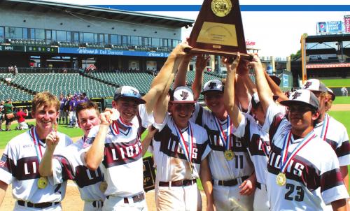 Members of the Fayetteville baseball team hoist the state title trophy after Thursday’s victory. Photo by Jeff Wick